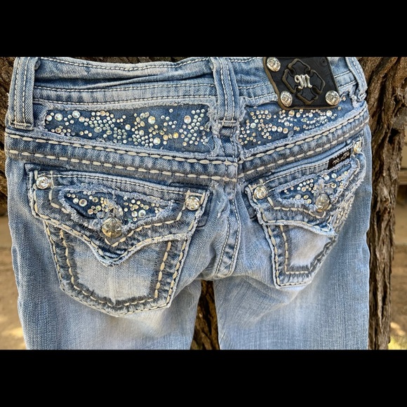 🛍 Miss Me Jeans. Distressed and Hand Painted. - Picture 3 of 3